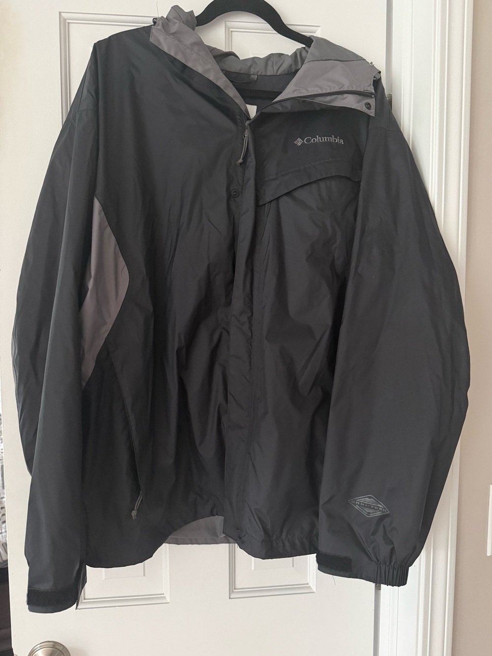 Columbia Men’s XL Omni-Tech Waterproof Packable Rain Jacket Black Gray XXL Fit